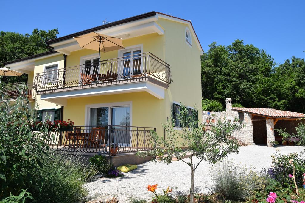 Apartments Sandra Brseč 외부 사진