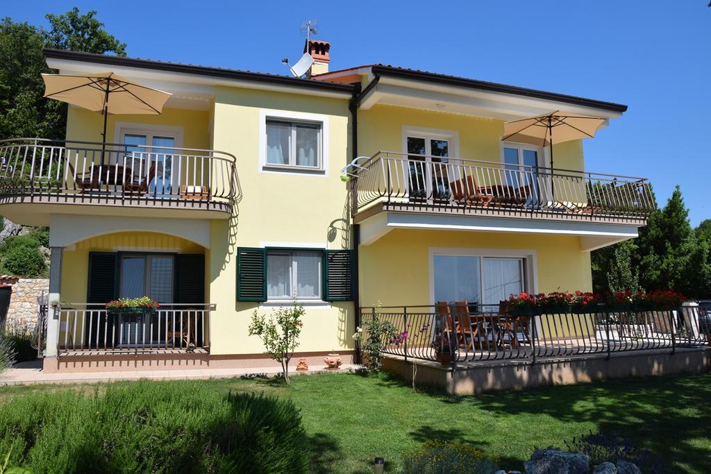 Apartments Sandra Brseč 외부 사진